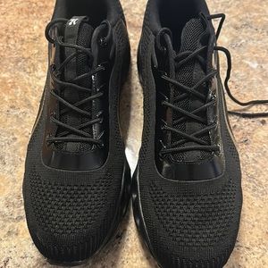 NWOT Softsfell men’s shoes Size 11